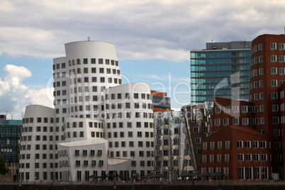 Medienhafen Düsseldorf, Gehry-Bauten