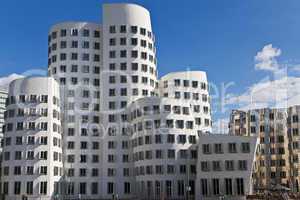 Medienhafen Düsseldorf, Gehry-Bauten