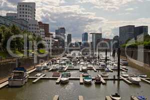 Medienhafen Düsseldorf, Gehry-Bauten