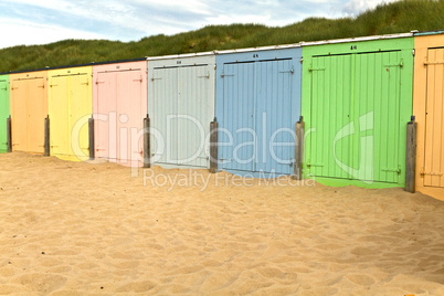 farbenfrohe Strandkabinen, Zeeland