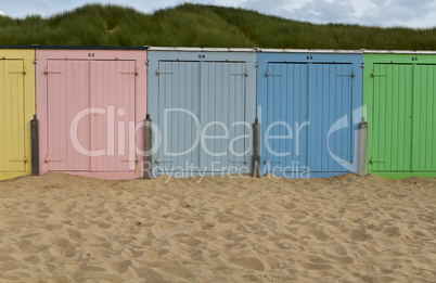 farbenfrohe Strandkabinen, Zeeland