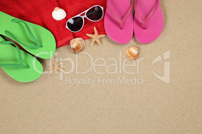 Strand Szene im Sommer und Urlaub mit Handtuch und Textfreiraum
