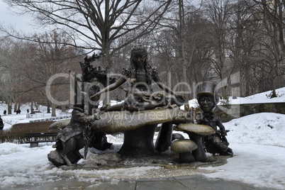 Statue Alice in Central Park