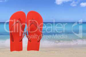 Flip Flops Sandalen am Strand im Sommer und Urlaub mit Textfreir