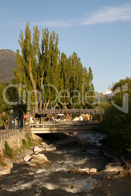 alte Holzbrücke im Vinschgau Südtirol