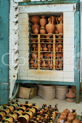 Oven for drying clay pots
