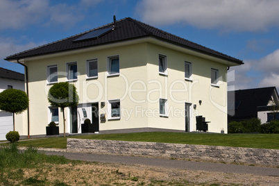 Wohnhaus mit Solar