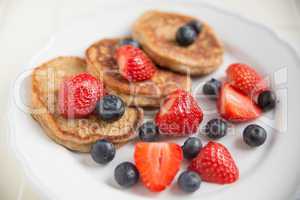 Pfannkuchen mit Beeren