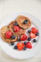 Pfannkuchen mit Beeren