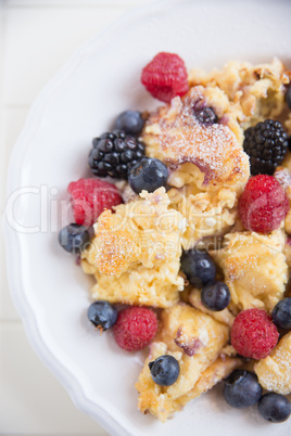 Kaiserschmarrn mit Beeren