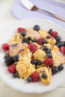 Kaiserschmarrn mit Beeren