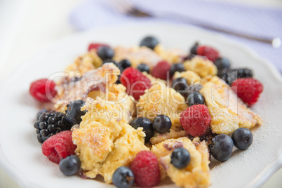 Kaiserschmarrn mit Beeren