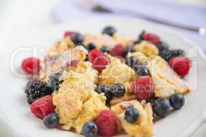 Kaiserschmarrn mit Beeren