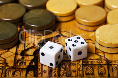 backgammon dice