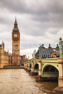 Overview of London with the Elizabeth Tower