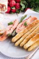 Roasted asparagus with salmon fillet