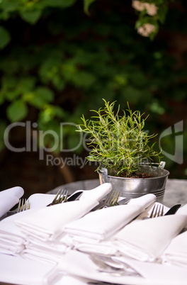 napkins with silverware pouch