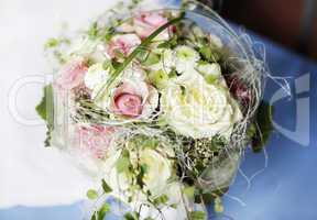 Brautstrauß mit gelben und rosa Rosen