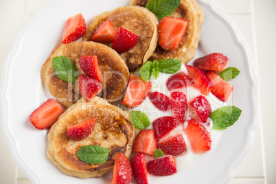 Belgische Waffeln mit frischen Beeren