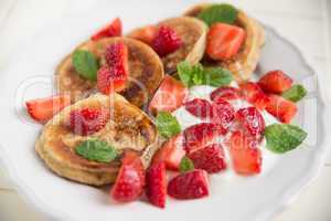 Belgische Waffeln mit frischen Beeren