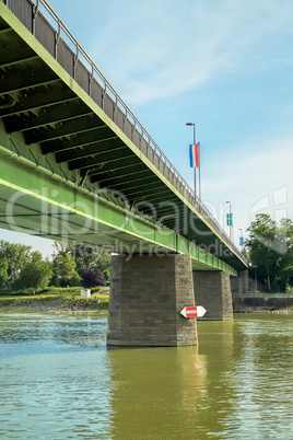 Die Rheinbrücke bei Breisach im Breisgau