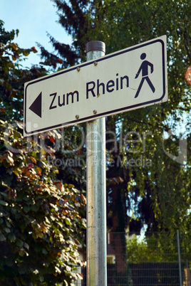 Hinweisschild -  Fußweg zum Rhein