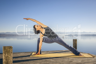 Utthita Parshvakonasana