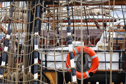 Takelage auf einem Segelschiff