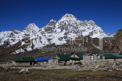 Lodges in Thagnak and snow capped Phari Lapcha