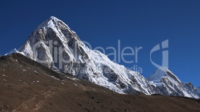 Pumo Ri and Lingtren, view from Gorak Shep