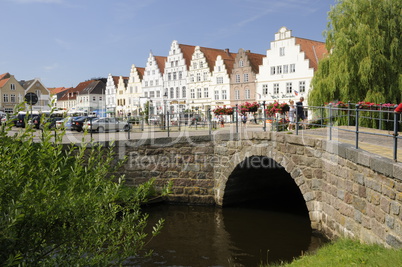 Steinbrücke in Friedrichstadt