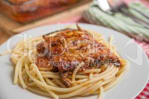 Spaghetti mit gebackenen Auberginen