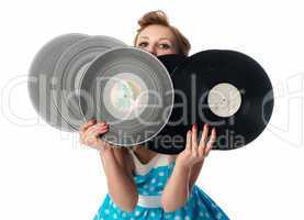 Pin up Girl hinter Schallplatten