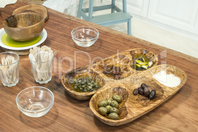 Olives in a wooden bowl