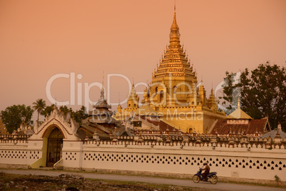 ASIA MYANMAR INLE LAKE NYAUNGSHWN PAGODA ASIA MYANMAR INLE LAKE NYAUNGSHWN PAGODA