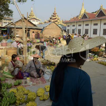 ASIA MYANMAR NYAUNGSHWE INLE LAKE MARKET