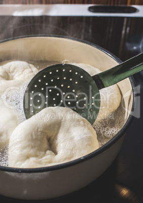 Cooking bagels