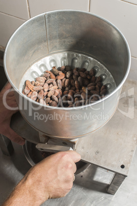 Machine for grinding cocoa.