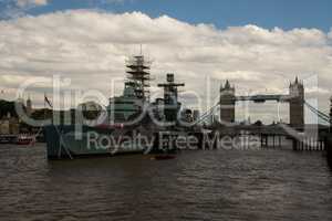 Das Kriegsschiff HMS Belfast in der Themse von London