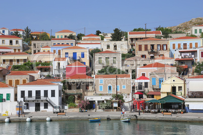 im Hafen der griechischen insel Chalki