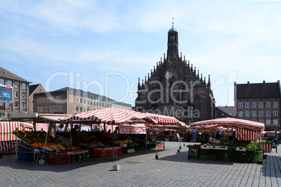 Hauptmarkt und Frauenkirche in Nürnberg