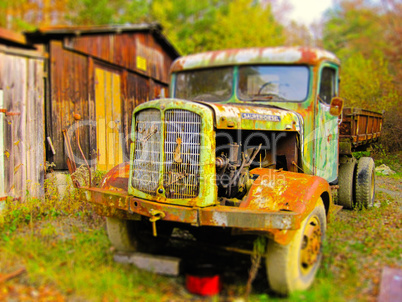 miniatur alter lastwagen