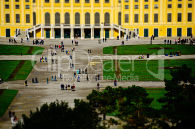 miniatur touristen und schloss