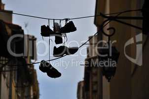 haengende schuhe in marseille