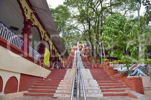 Treppe zum Chatur Shringi Tempel, Pune, Indien