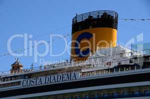 rauchfang von costa diadema kreuzfahrtschiff