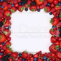 Beeren Früchte Rahmen mit Erdbeeren, Himbeeren, Blaubeeren und