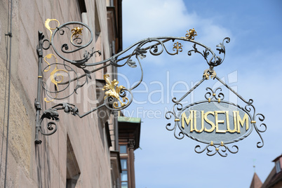 Museumsschild in Nürnberg