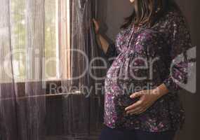 Pregnant women to the window
