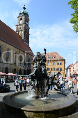 Hochzeitsbrunnen und Basilika in Amberg